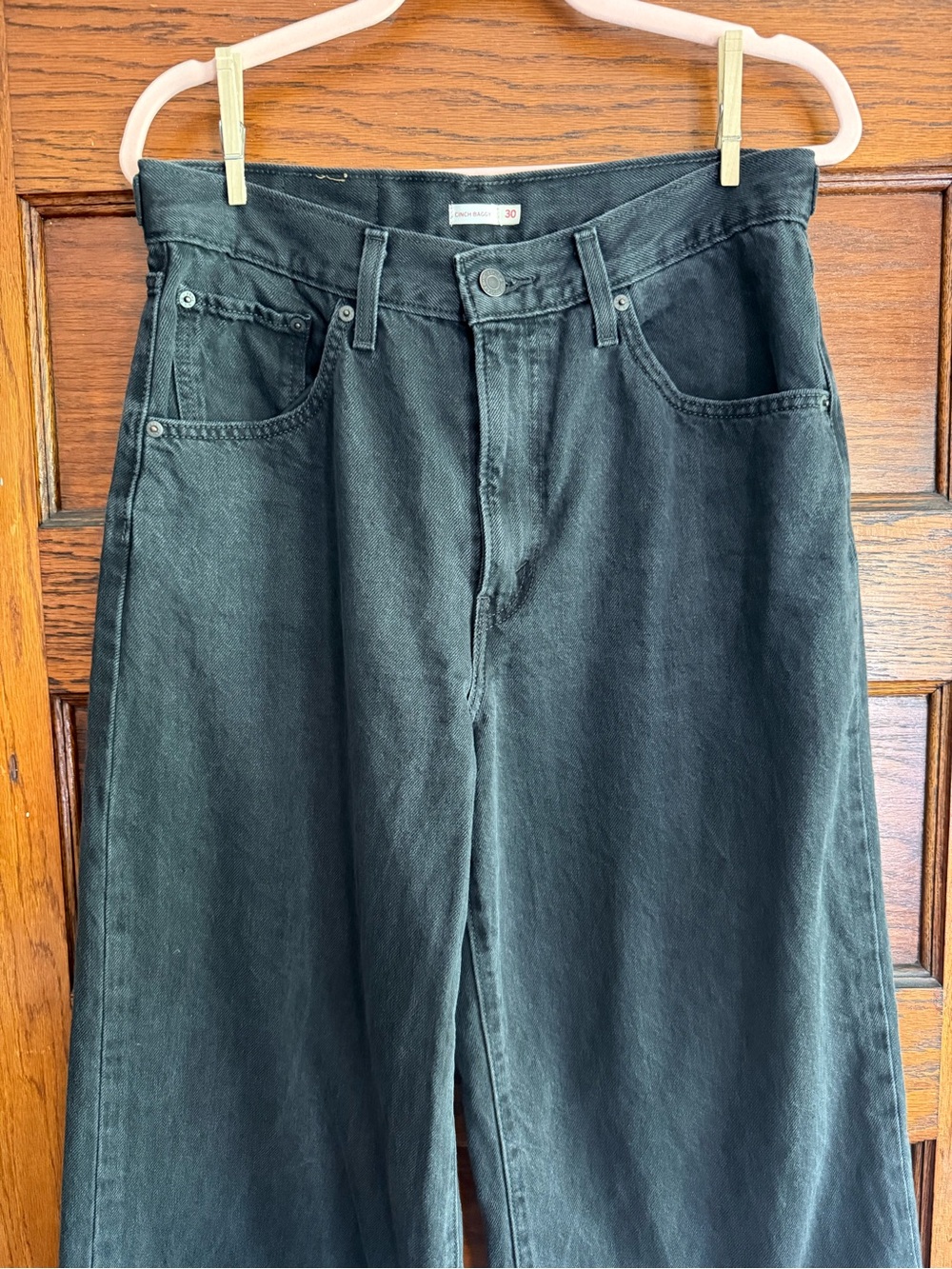 LEVI’S Cinch Baggy Wide Leg Jeans Black Snap Waist 100% Cotton Size 30 - Picture 2 of 10